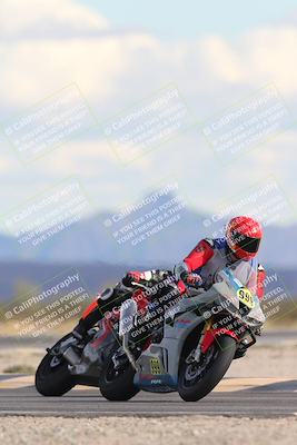 media/Nov-16-2025-Race Pace (Sun) [[8c5fa54630]]/Non Verified Riders (1st 20 Minutes)/5-Turn 15 (110pm)/